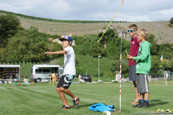 Lancer des boomerangs, Chalais, Sierre, Valais, Suisse, 24 juillet 2014
